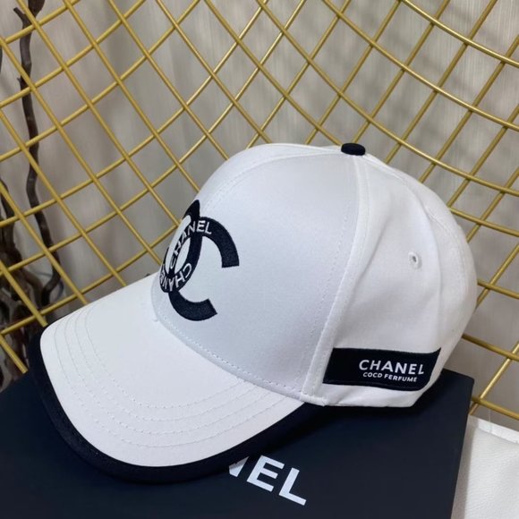 ?✨AUTHENTIC✨?CHANEL hat main image 4